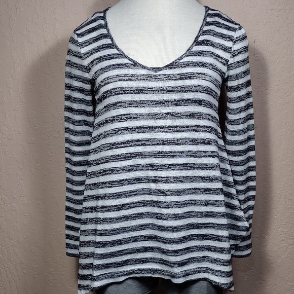 Black & White Striped Asymmetric Long Sleeve Tunic - Picture 2 of 9